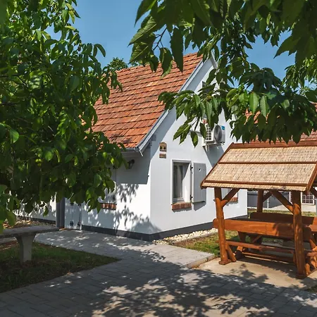 Bleicher Borbirtok Apartmán Balatonkeresztúr