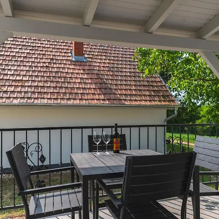 Bleicher Borbirtok Apartmán *