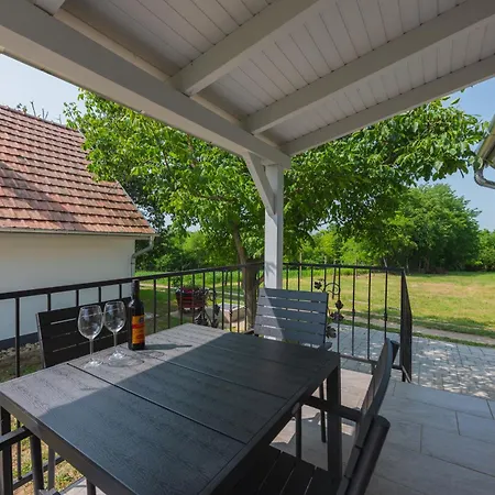 Bleicher Borbirtok * Balatonkeresztúr